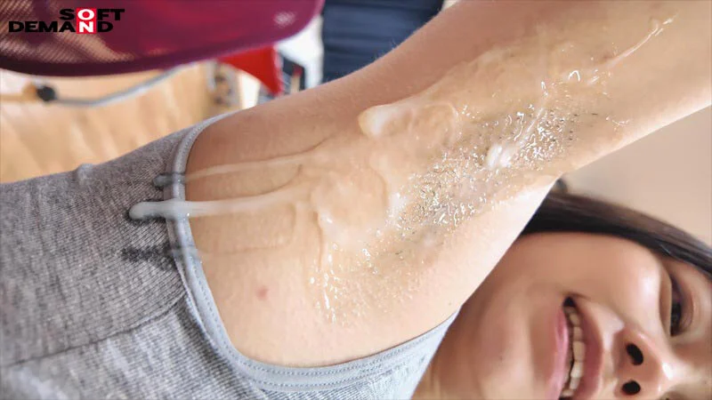 【特典版】SOD女子社員 制作部 中途1年目 岡島明来（24） 工口勉 初AV成果報告