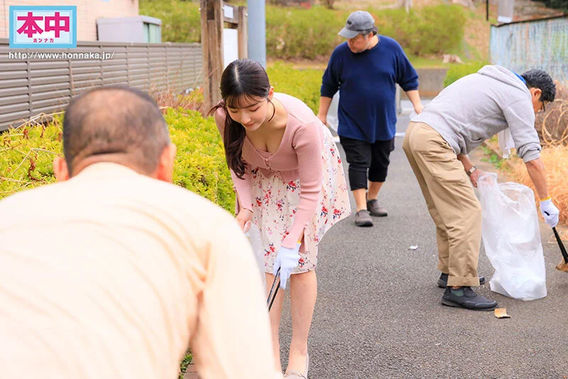 私の巨乳に目をつけられてー旦那が不在の日中、義父と町内会のオヤジたちにストリップと中出し輪●され続けています 彩月七緒